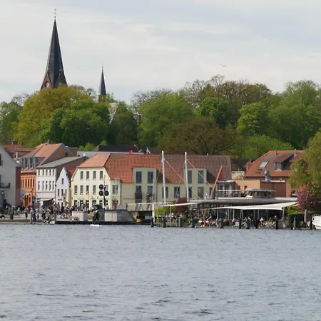 Milan Mit Ruderboot - 300 M Vom Fleesensee Silz (Mecklenburg-Vorpommern)